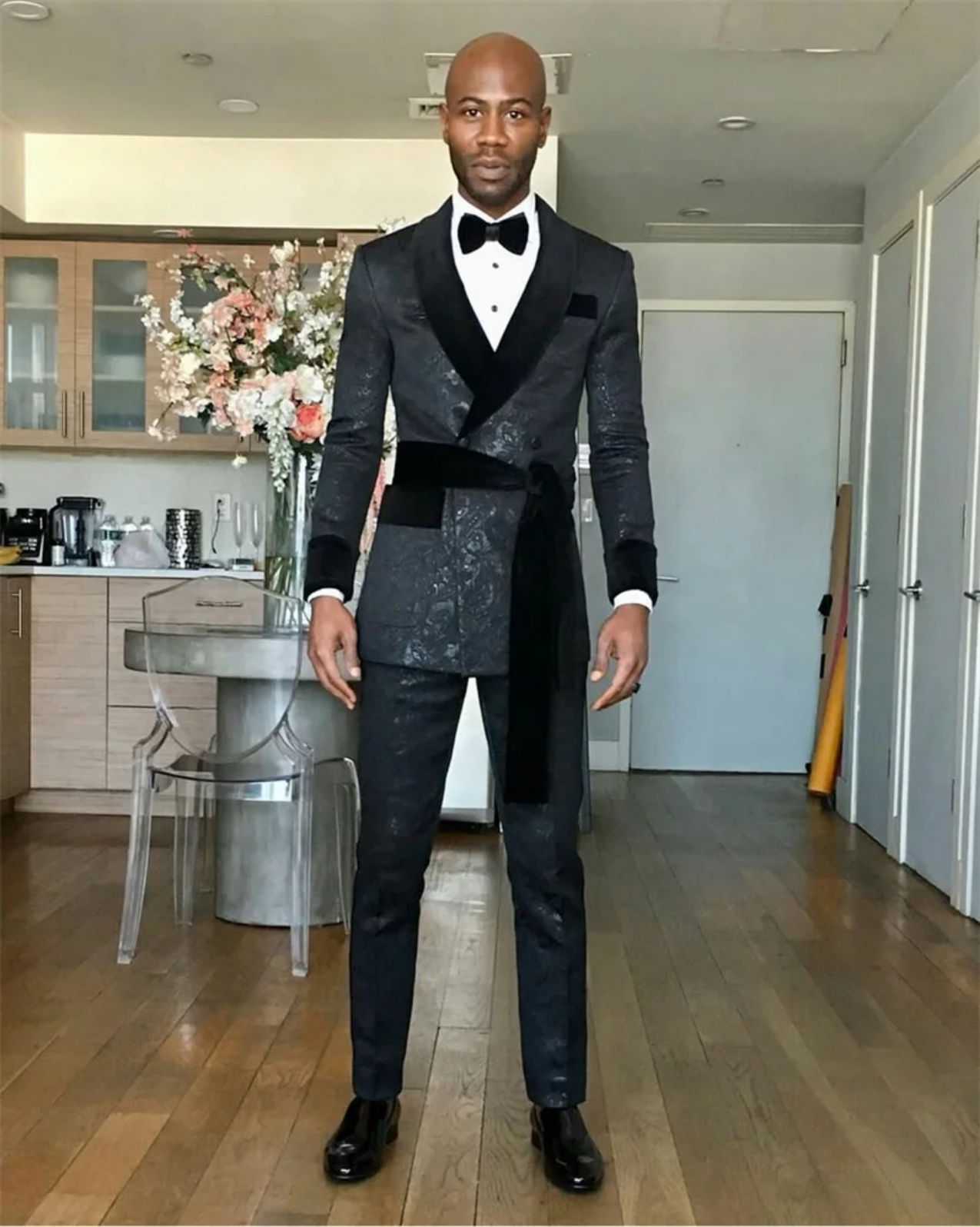 Black Men's Suit with Belt Velvet Lapel Jacquard Wedding Groom Tuxedos